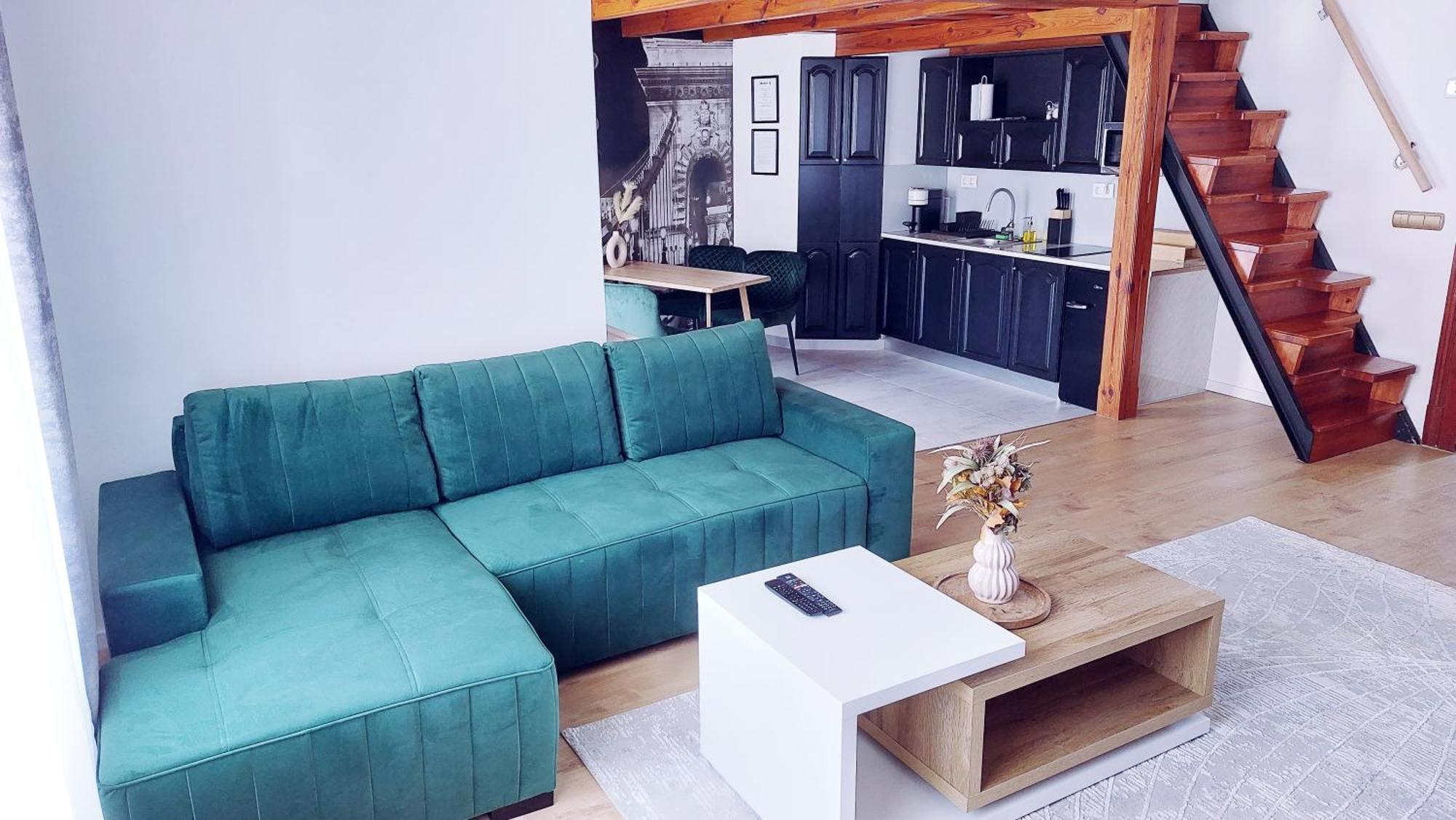 Square 16 Apartman - Absolutely Central Location With Self Check In Сомбатгей Екстер'єр фото