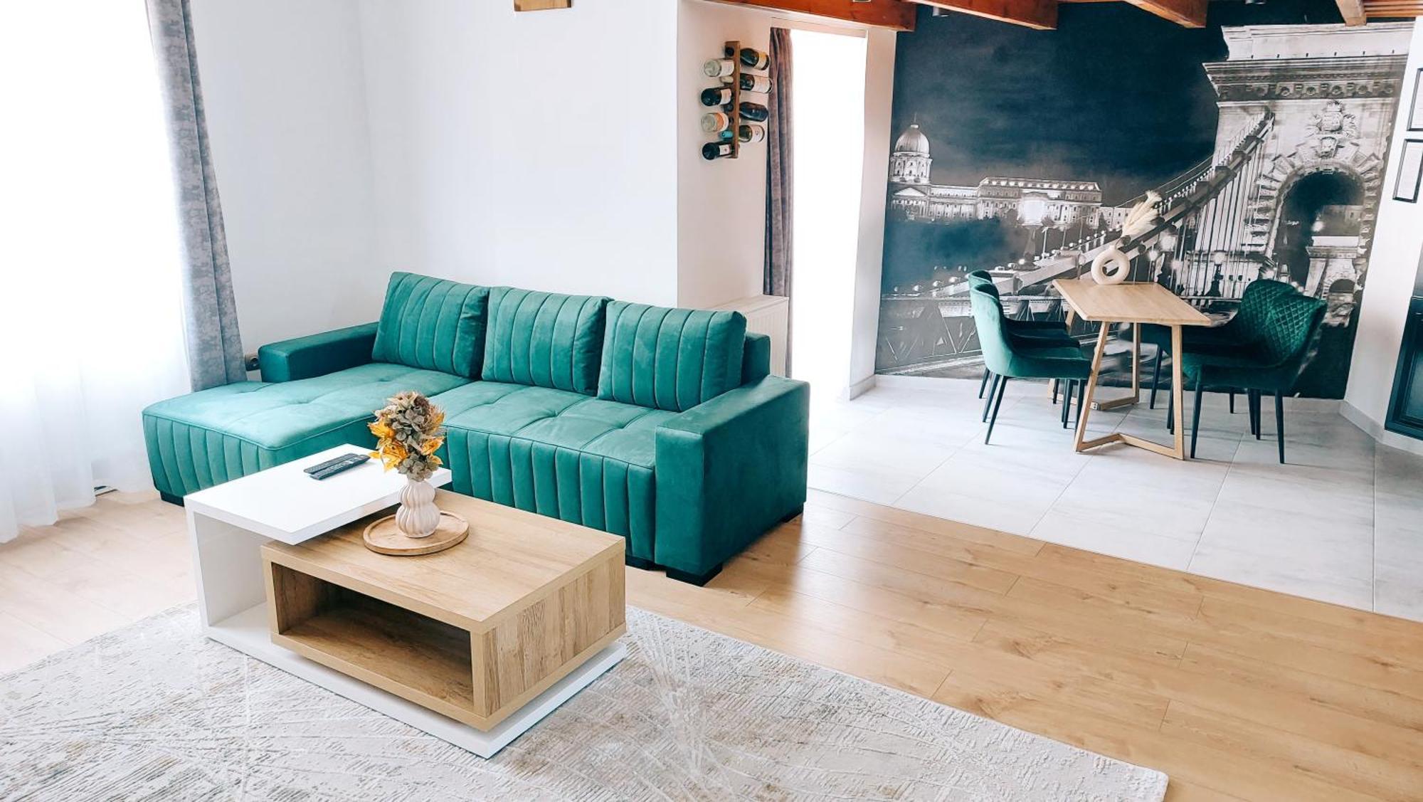 Square 16 Apartman - Absolutely Central Location With Self Check In Сомбатгей Екстер'єр фото